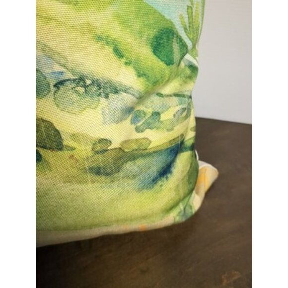 Pier 1 imports Sea Turtle Throw Pillow Underwater Aquatic Beach 20”x20” New - Picture 7 of 10